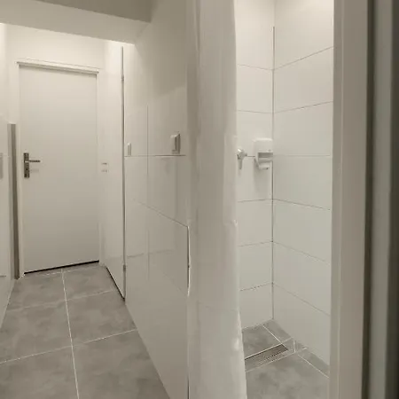 Plonia Economy Vandrerhjem Stettin