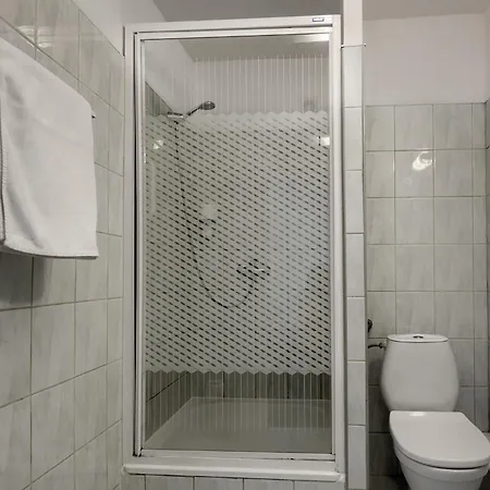 Plonia Economy Vandrerhjem