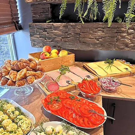 Plonia Economy * Στσέτσιν